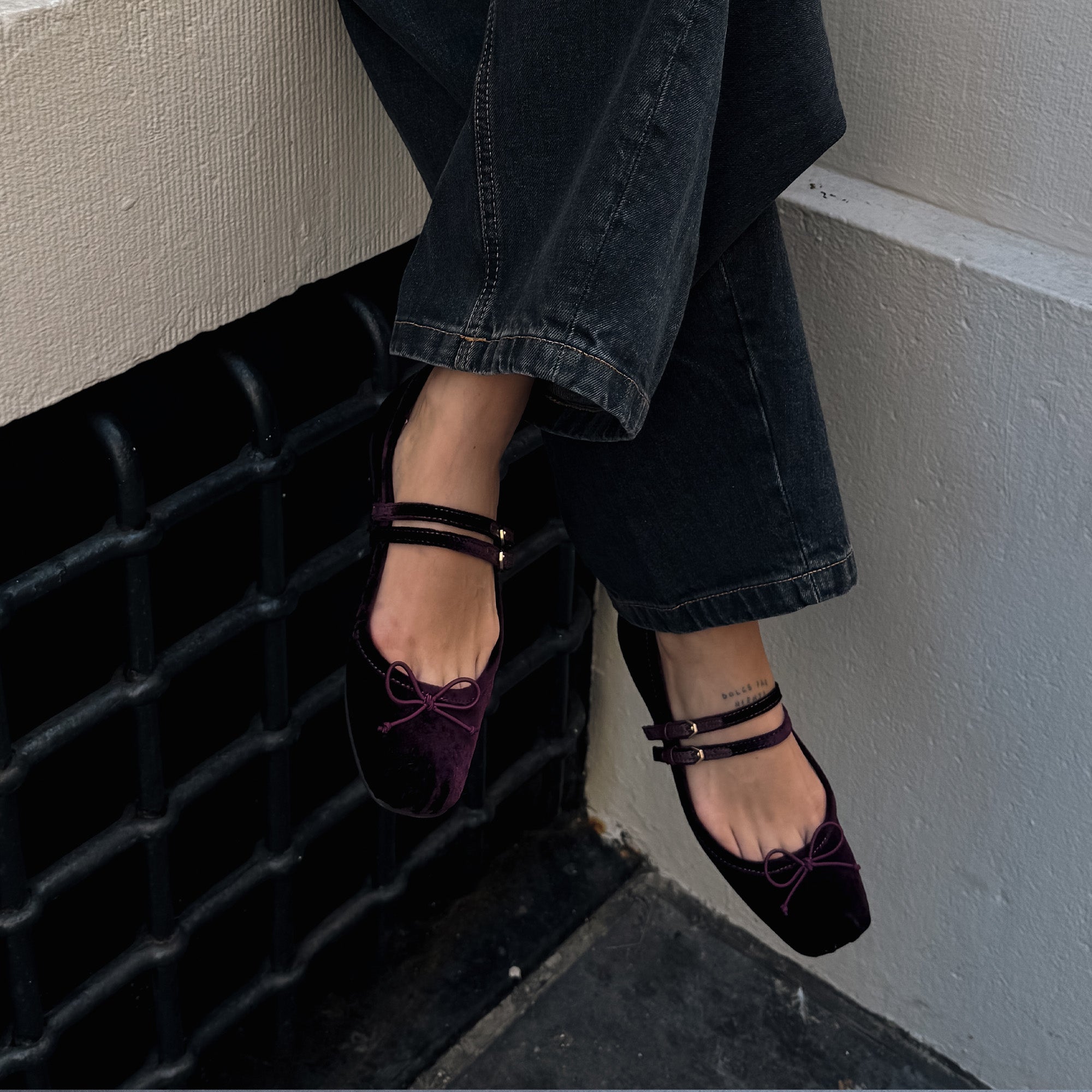 GIBSEN BALLET FLATS BURGUNDY VELVET - Image 2