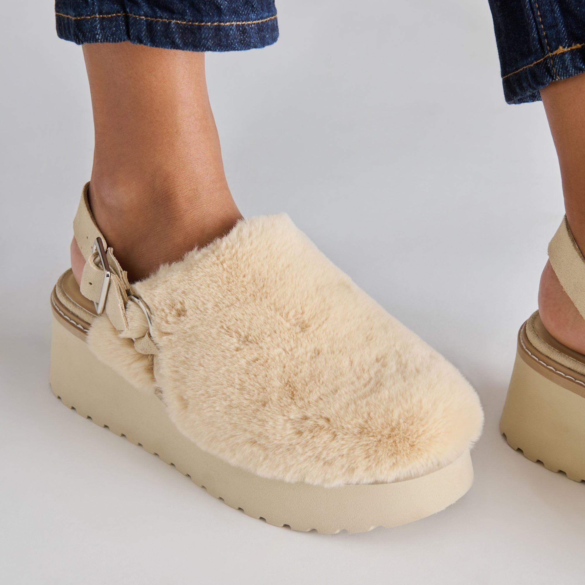LANSY FLATS NATURAL PLUSH - Image 6