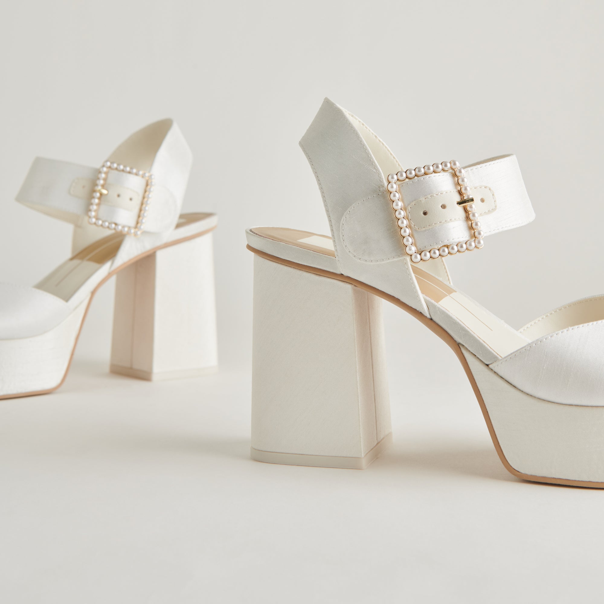 BOBBY PEARL HEELS WHITE PEARLS - Image 5