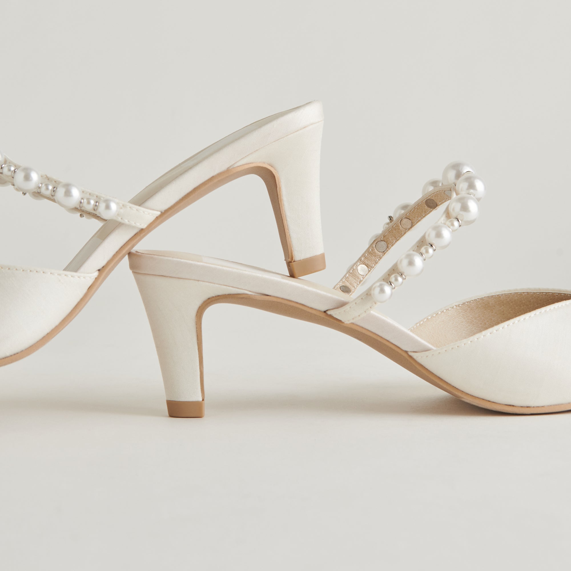 KANIKA PEARL MID HEELS VANILLA PEARLS - Image 4