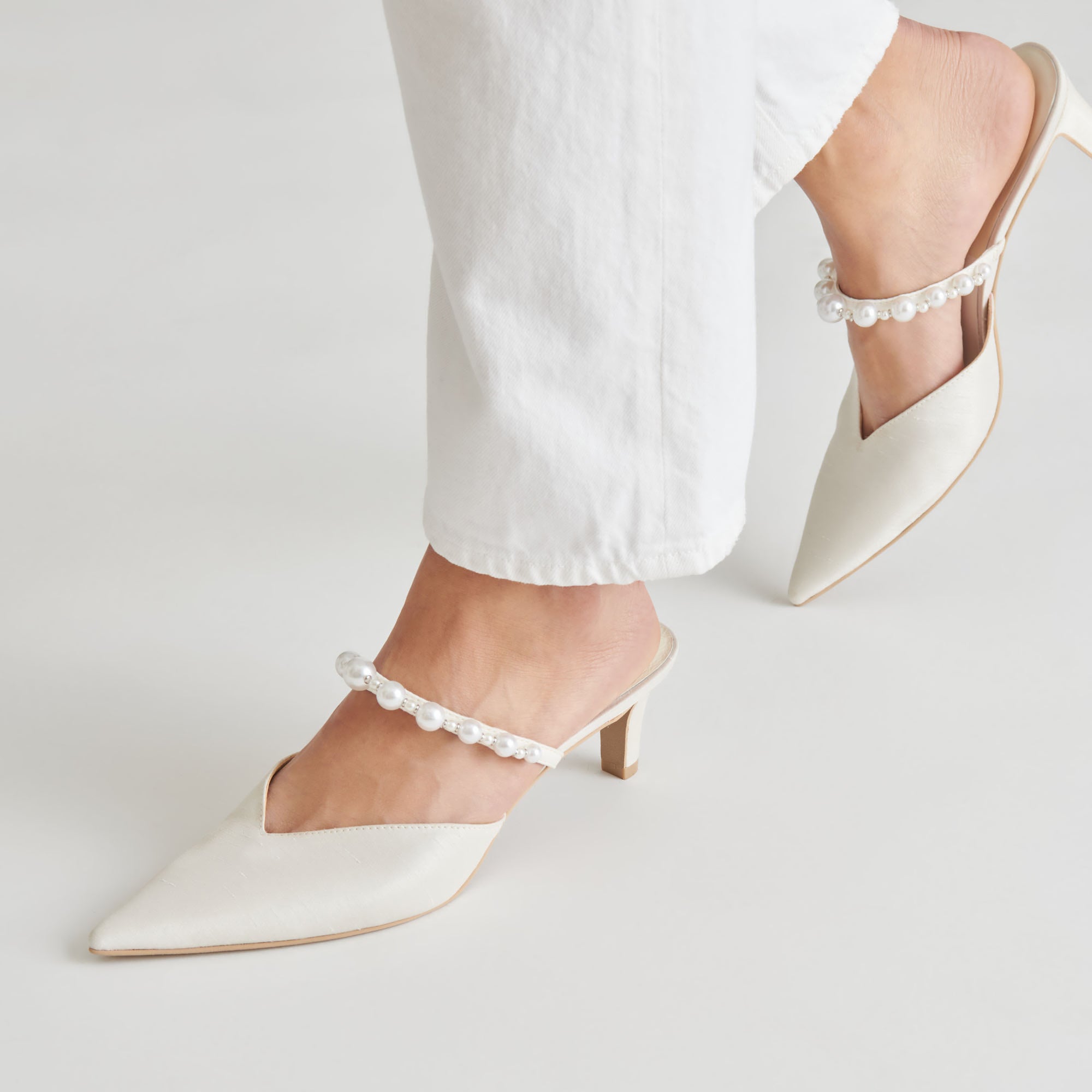 KANIKA PEARL MID HEELS VANILLA PEARLS - Image 8