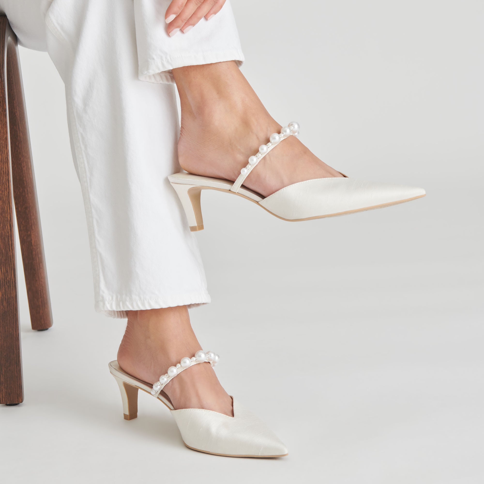 KANIKA PEARL MID HEELS VANILLA PEARLS - Image 6