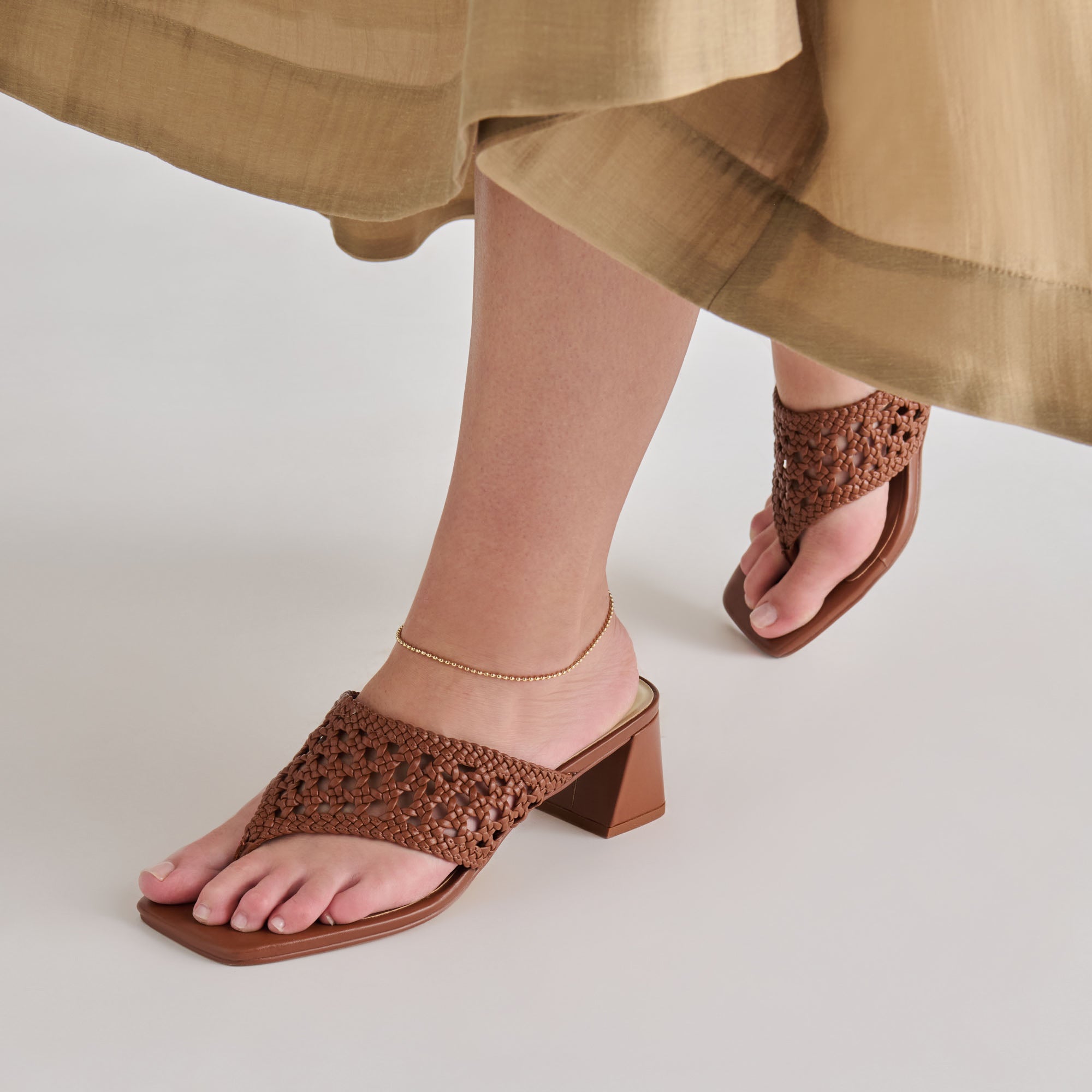 BARLO HEELS COGNAC WOVEN STELLA - Image 4