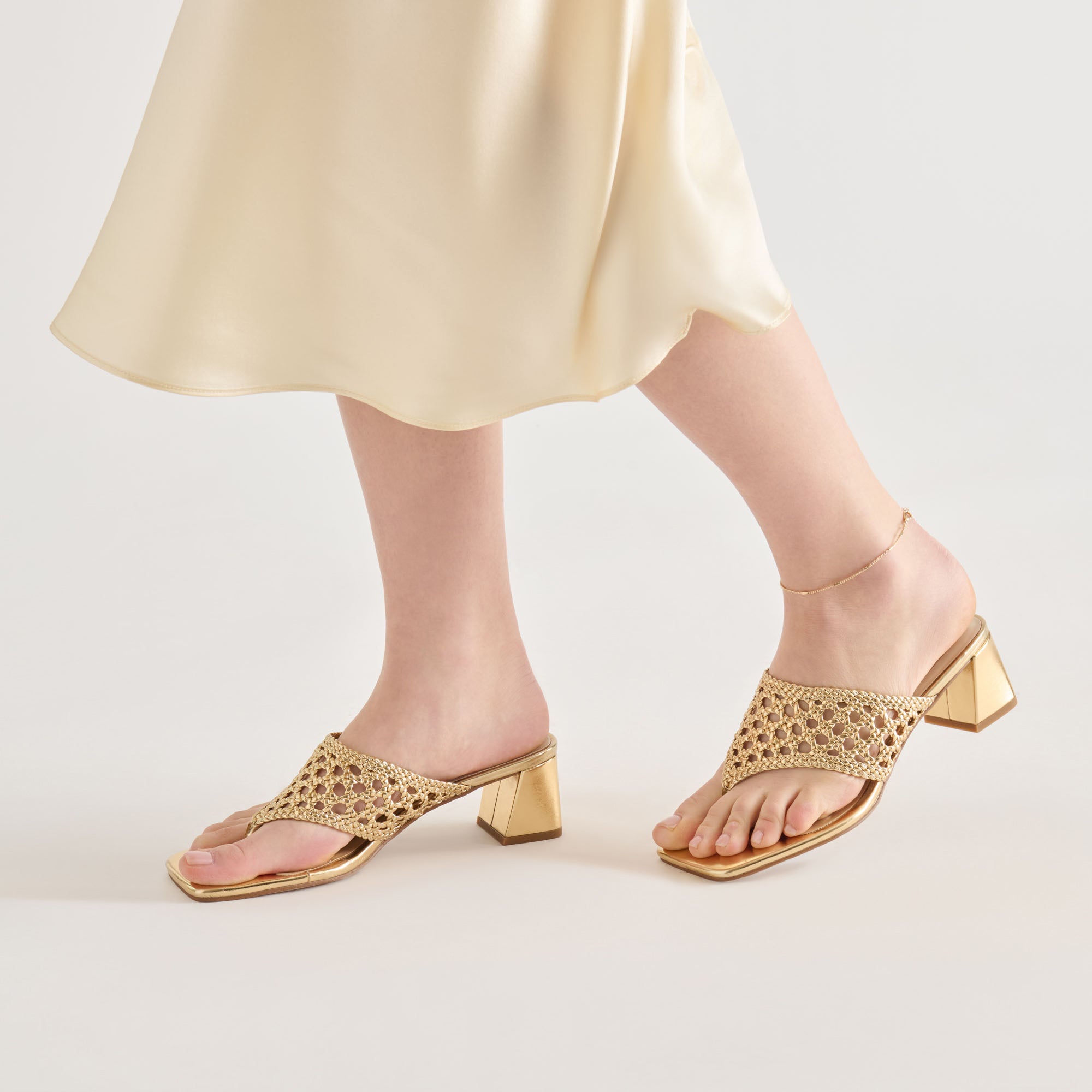 BARLO HEELS GOLD WOVEN STELLA - Image 2
