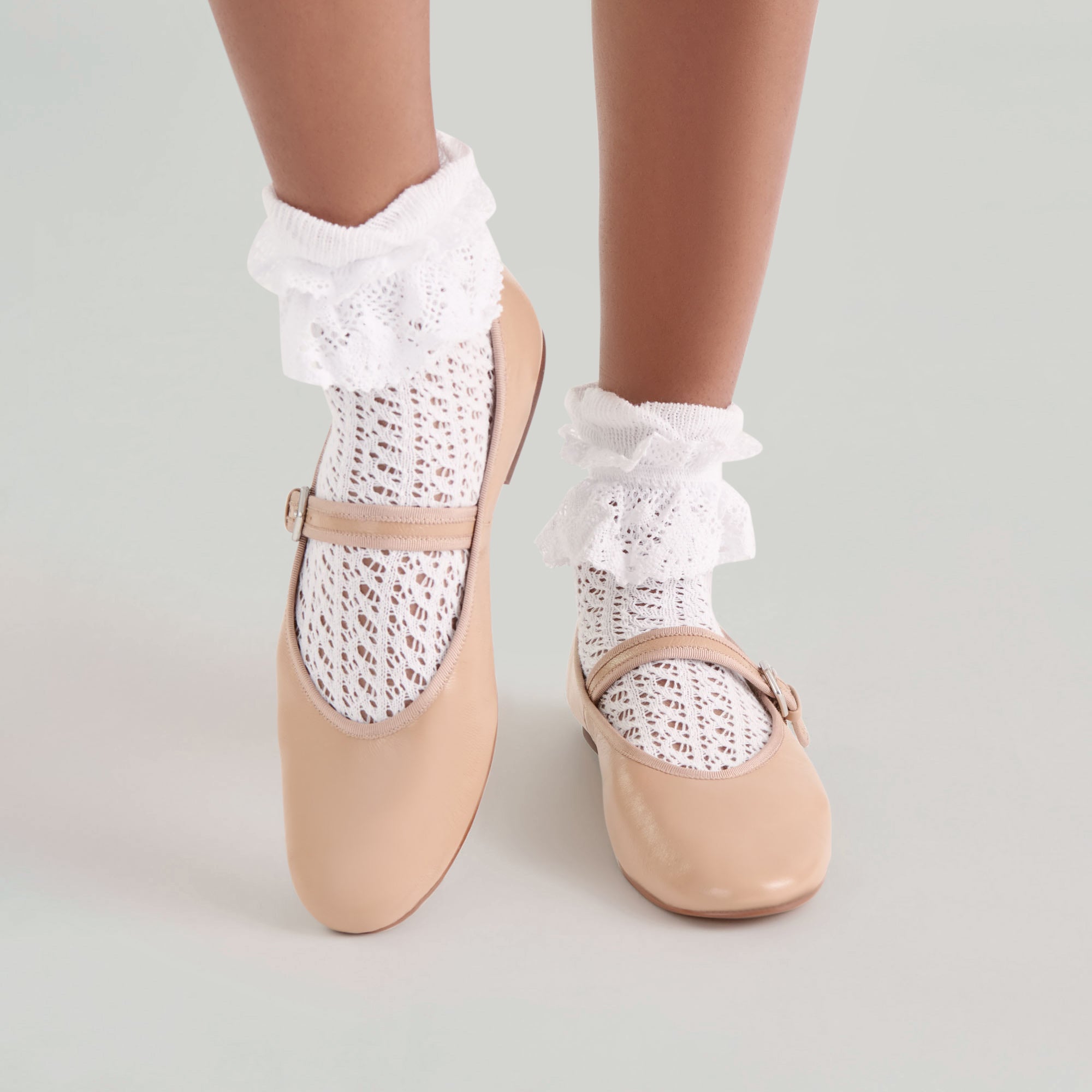 WHIMSY LACE ANKLET SOCKS WHITE - Image 5