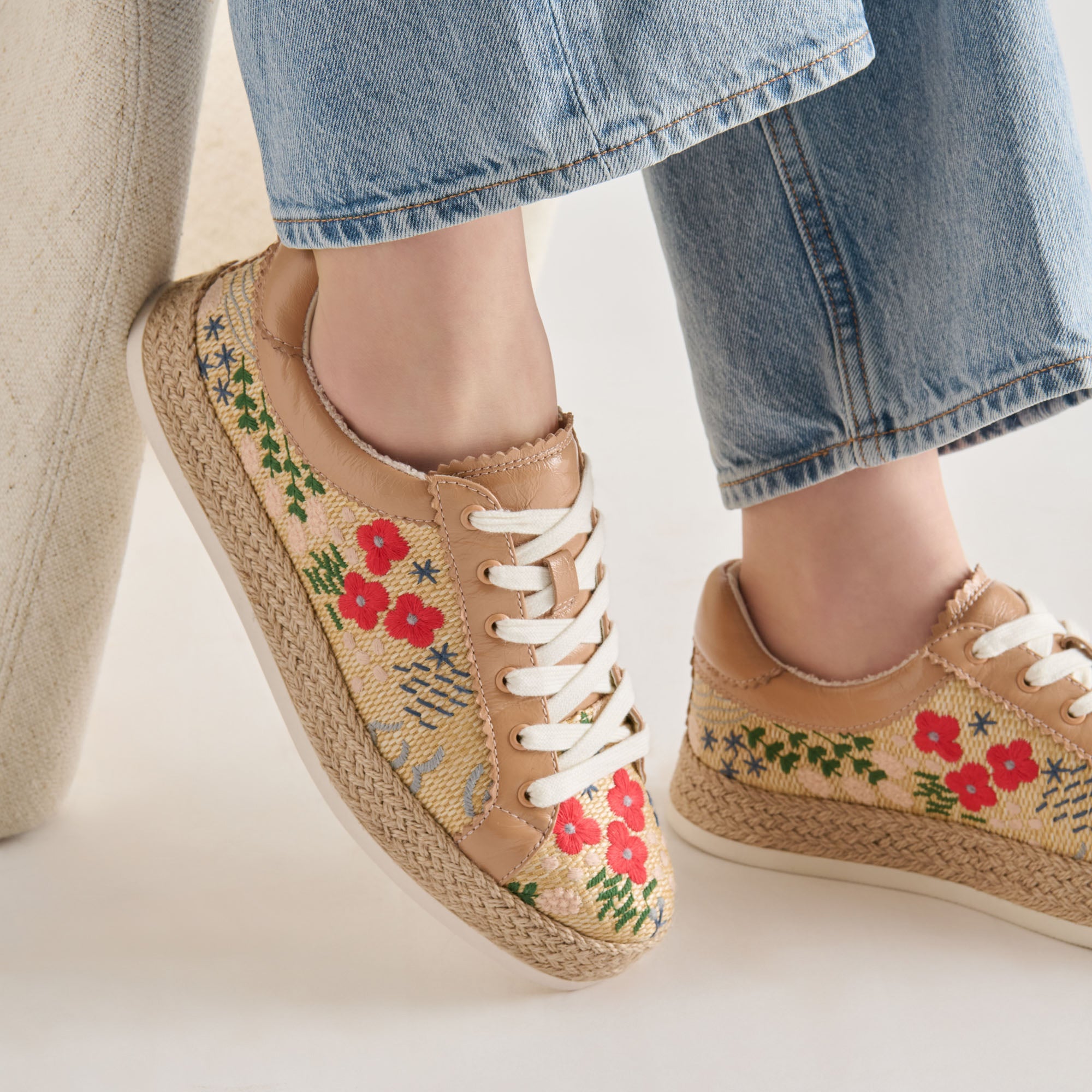 AZALIA SNEAKERS SAND FLORAL RAFFIA - Image 4