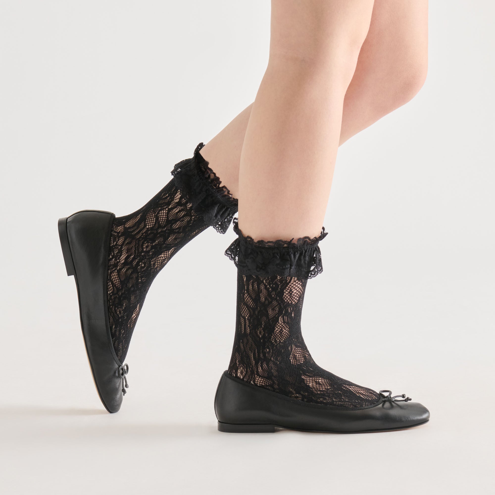 LACE RUFFLE CREW SOCKS BLACK - Image 2